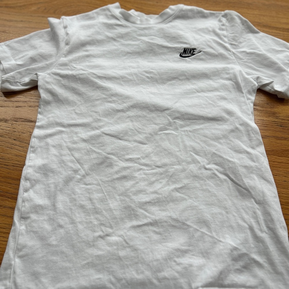 Men’s medium Nike T-shirts